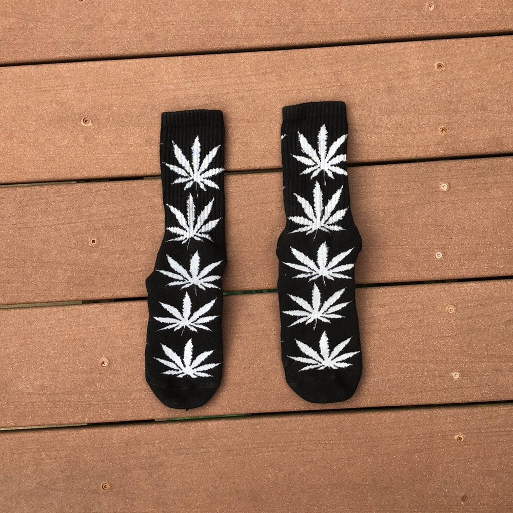 HUF leaf socks